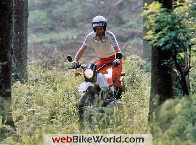 BMW R 80 G/S in the Field