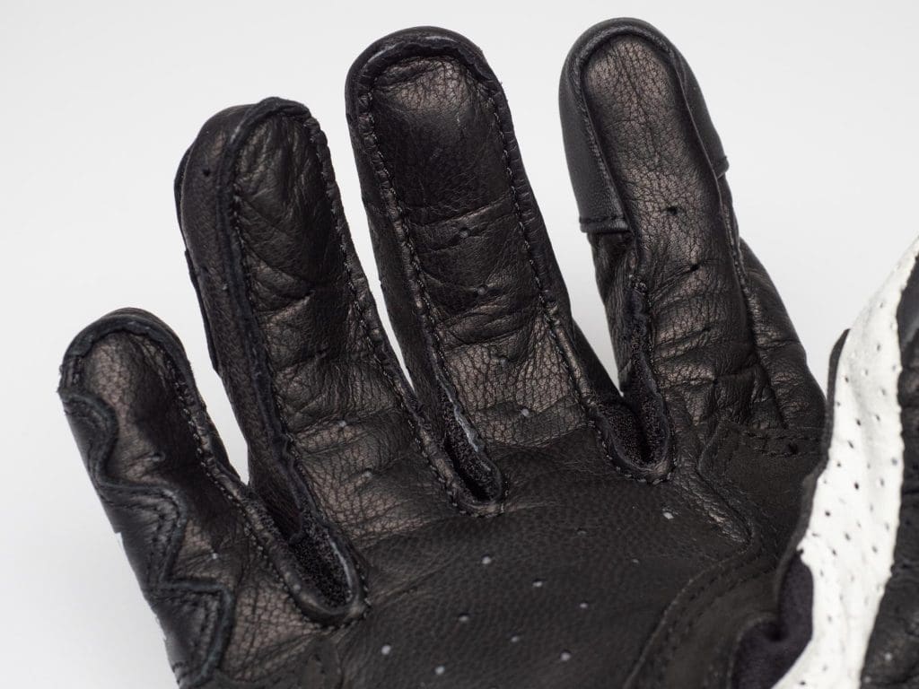 Perforations on the underside of the fingers and in the palm do flow a good amount of air
