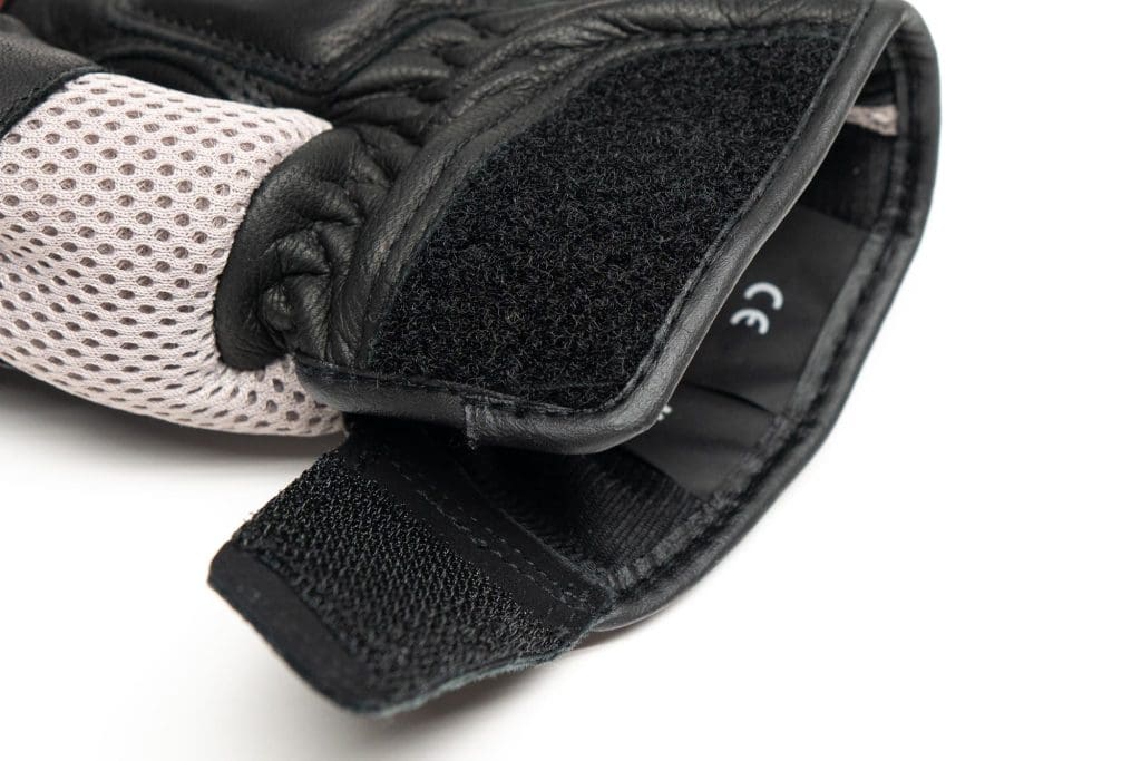 unfastened dirt 3 cuff