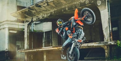 2021-KTM-690-SMC-R