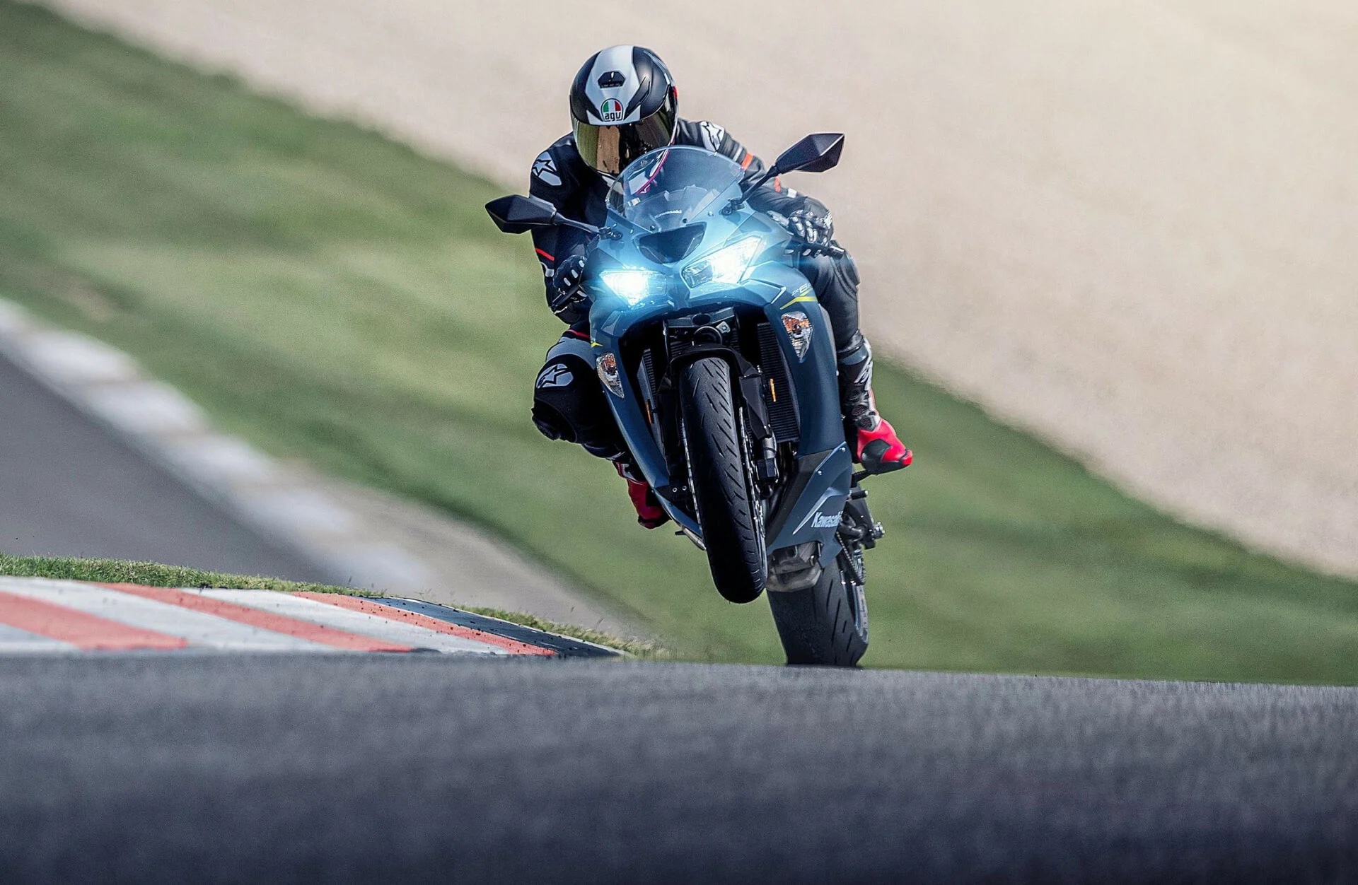 A view of the 2023 ZX-6R from Kawasaki