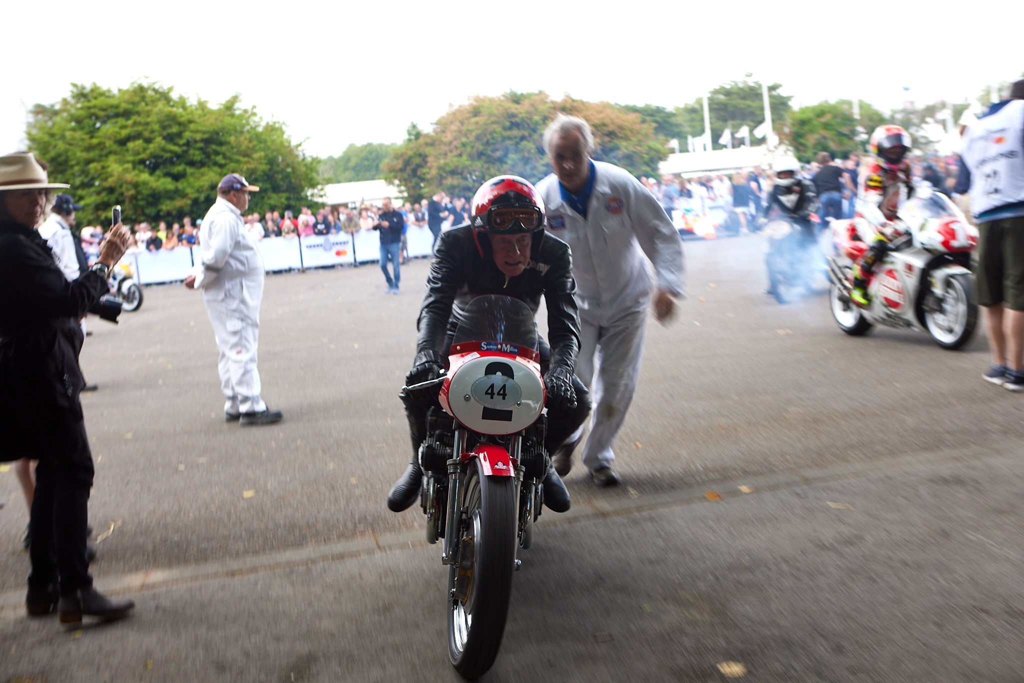 1957 Gilera 500 Quattro leaving the pre-grid to join the hillclimb