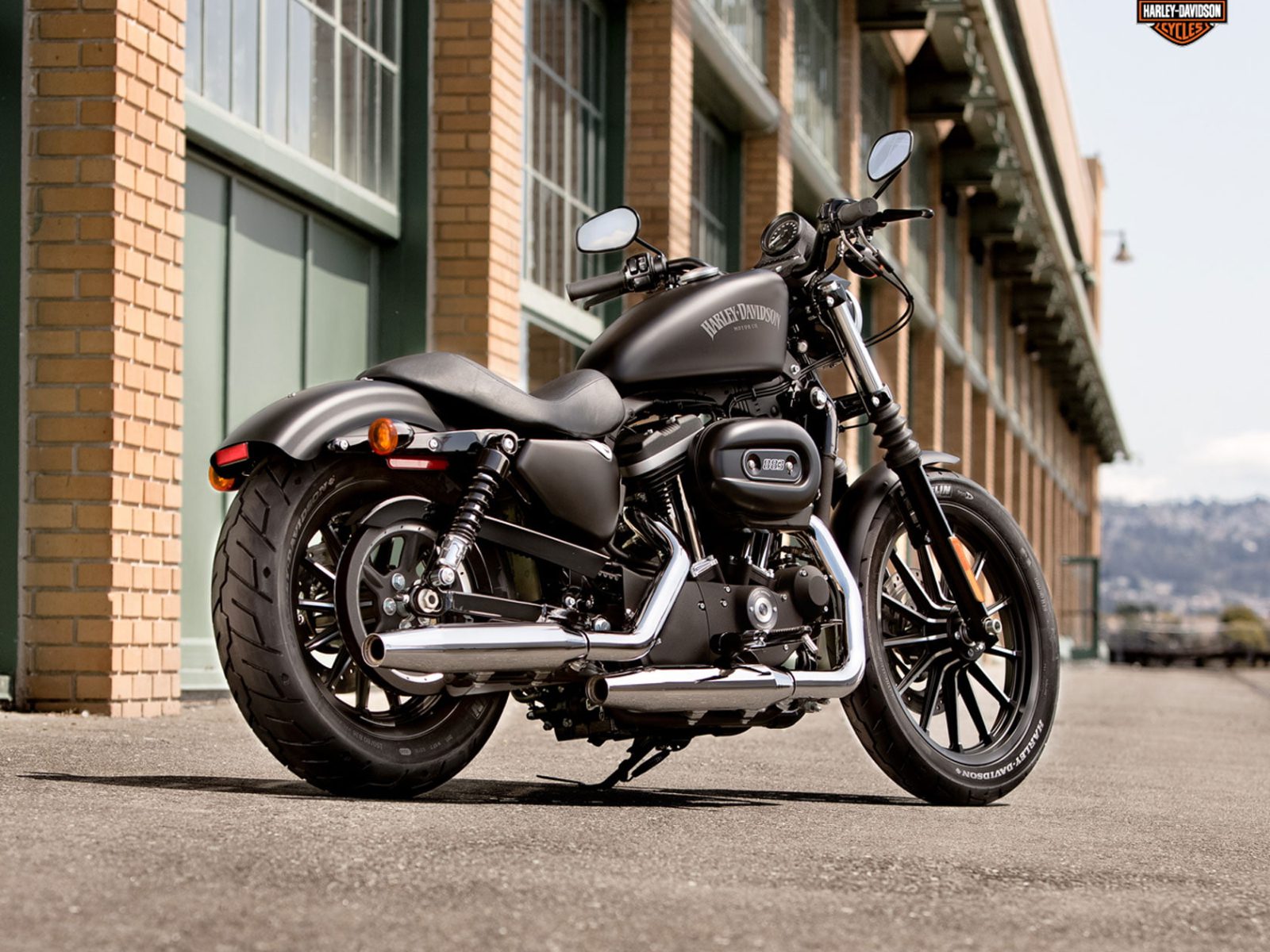 Harley Davidson Iron 883 Wallpapers