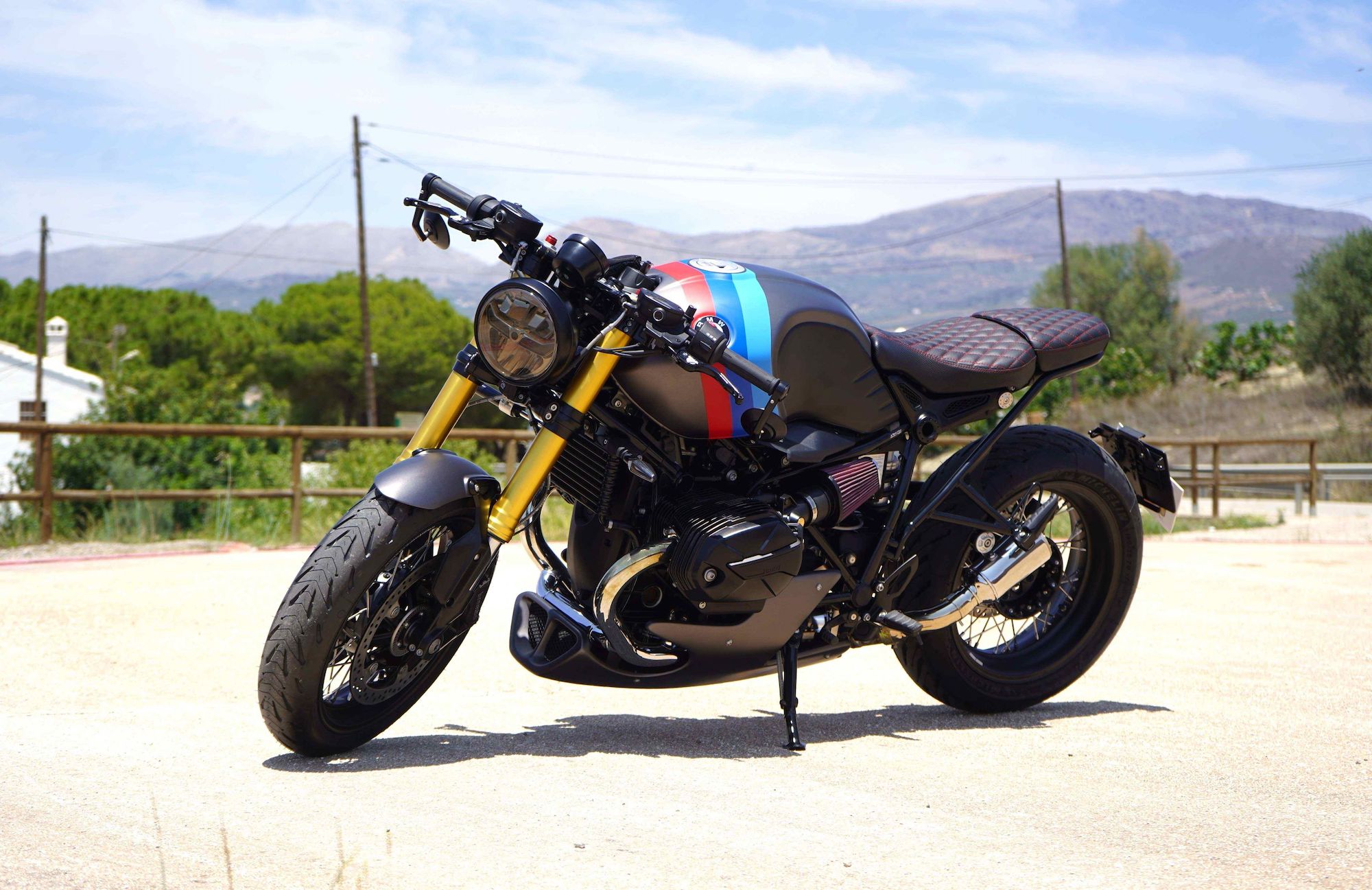 Lord Drake Kustoms' "Neoracer M Edition". Media sourced from Francisco himself (LDK's owner).
