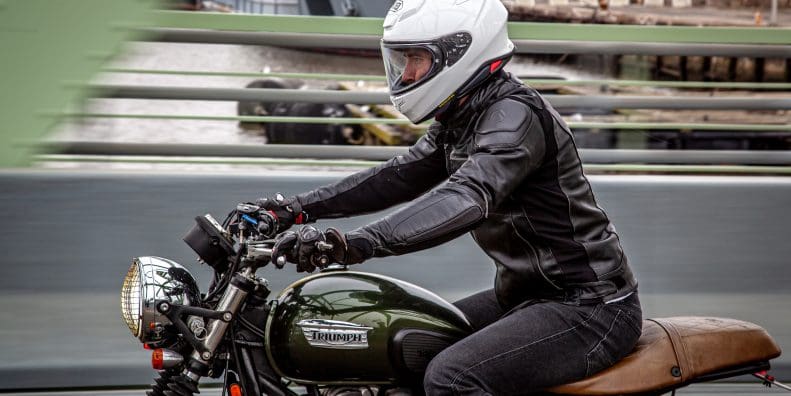 Shoei RF-1400 helmet on rider to show Black Friday deal of the week at RevZilla for webBikeWorld